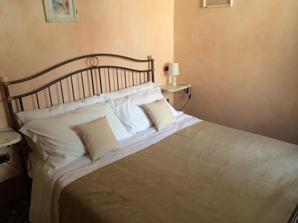 Relais Borgo sul Mare Hotel Silvi Paese Cameră foto